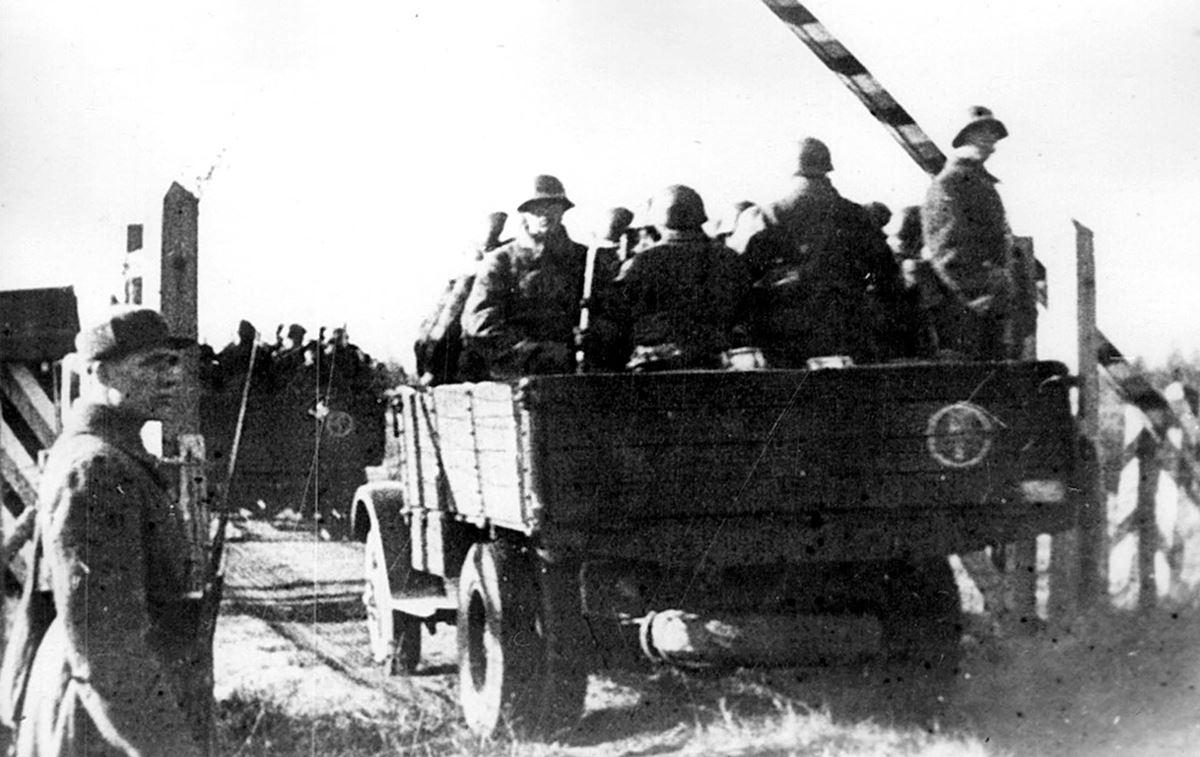 soviet troopis entering Estonia