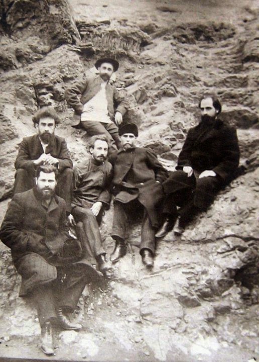 Photo n° 2 - Benia Chkhikvishvili, Isidore Ramishvili, Philipe Makharadze and others before Bolshevik/Menshevik separation in the 1900s