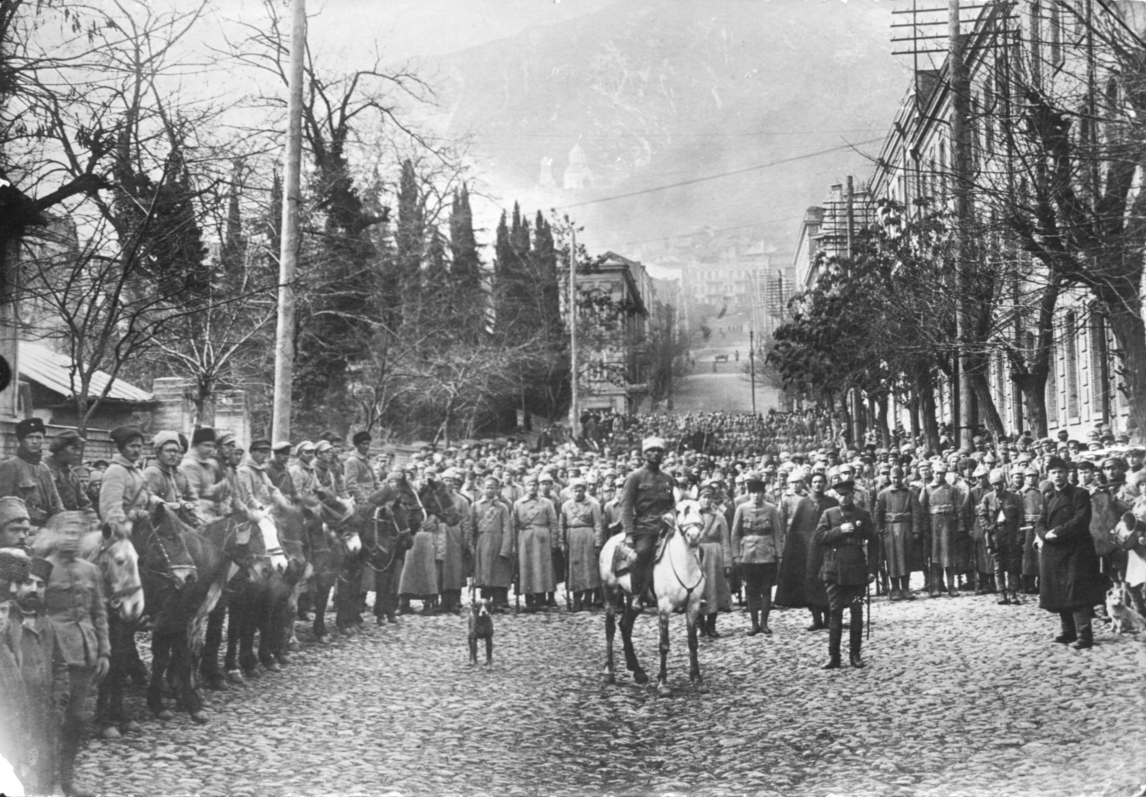 Photo n° 3 - Red Army in Tbilisi